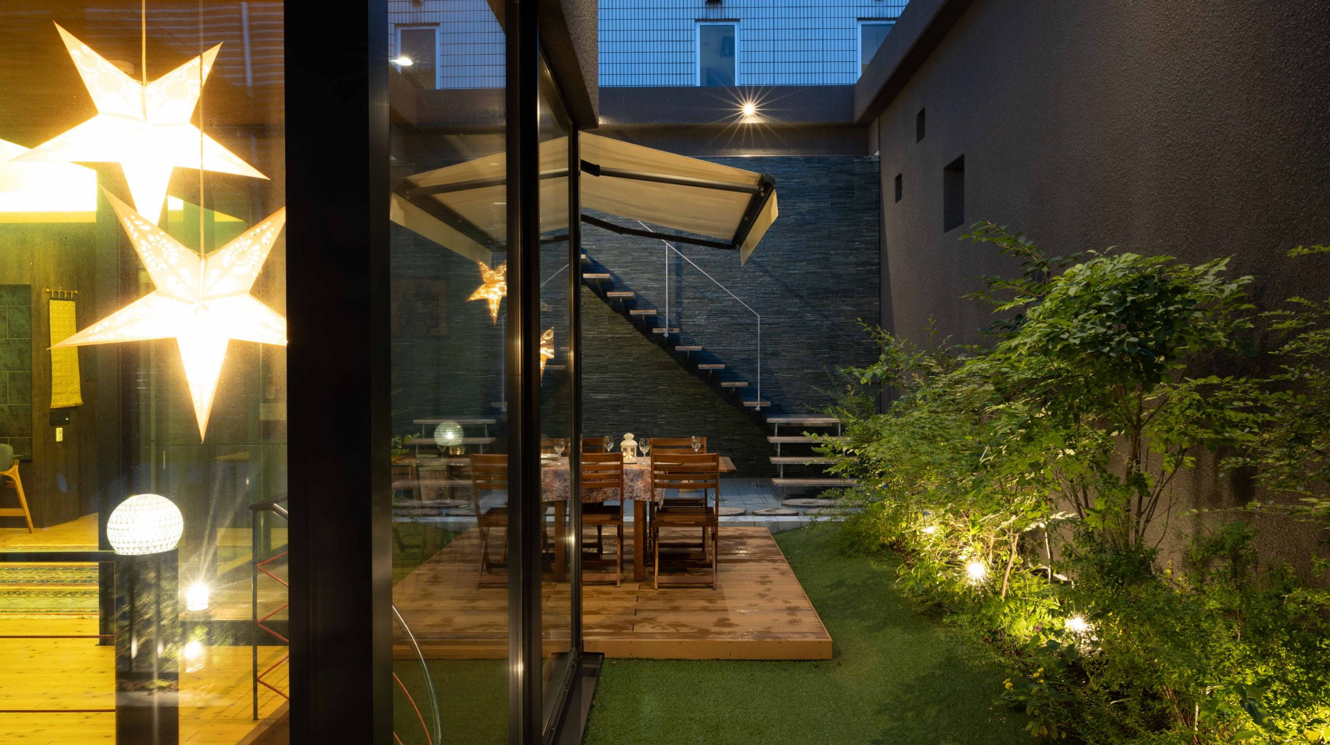 SMITH OASISトップスライド